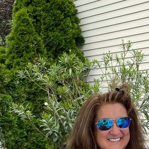 Meet your Posher, Toni